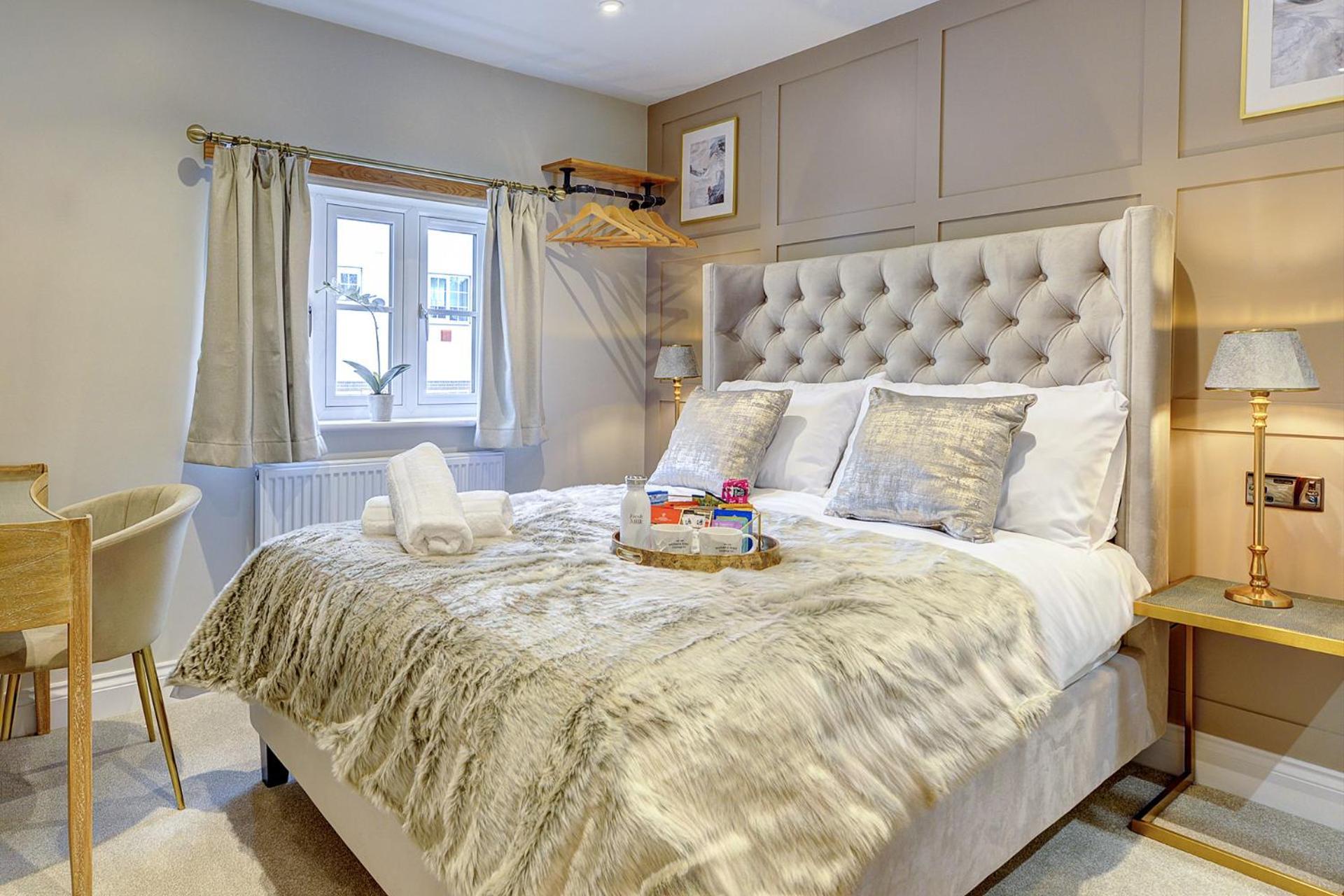 The Bridge House 3*