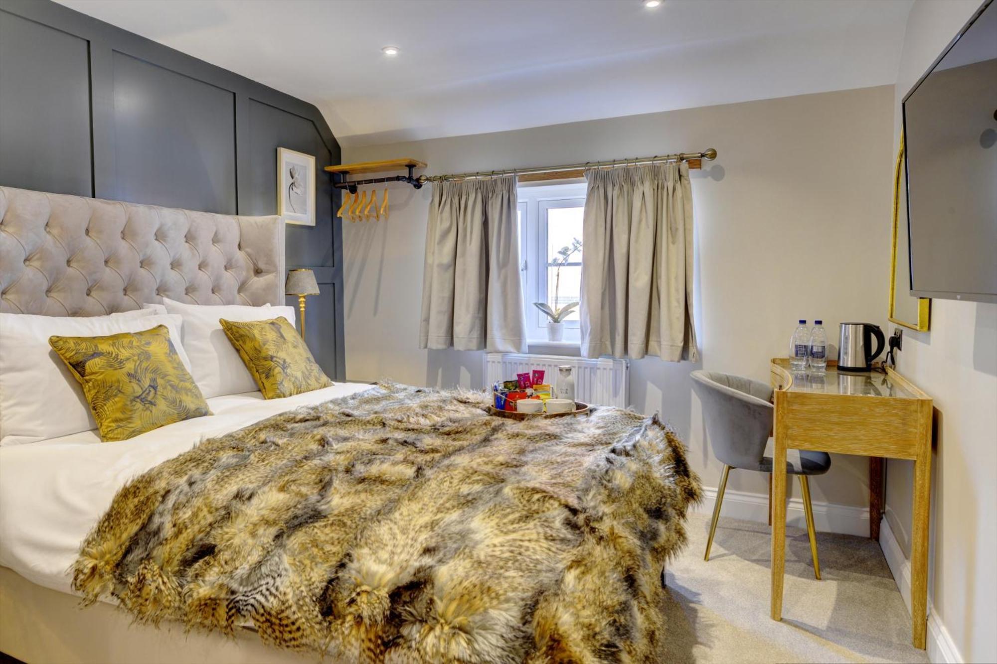 The Bridge House 3*
