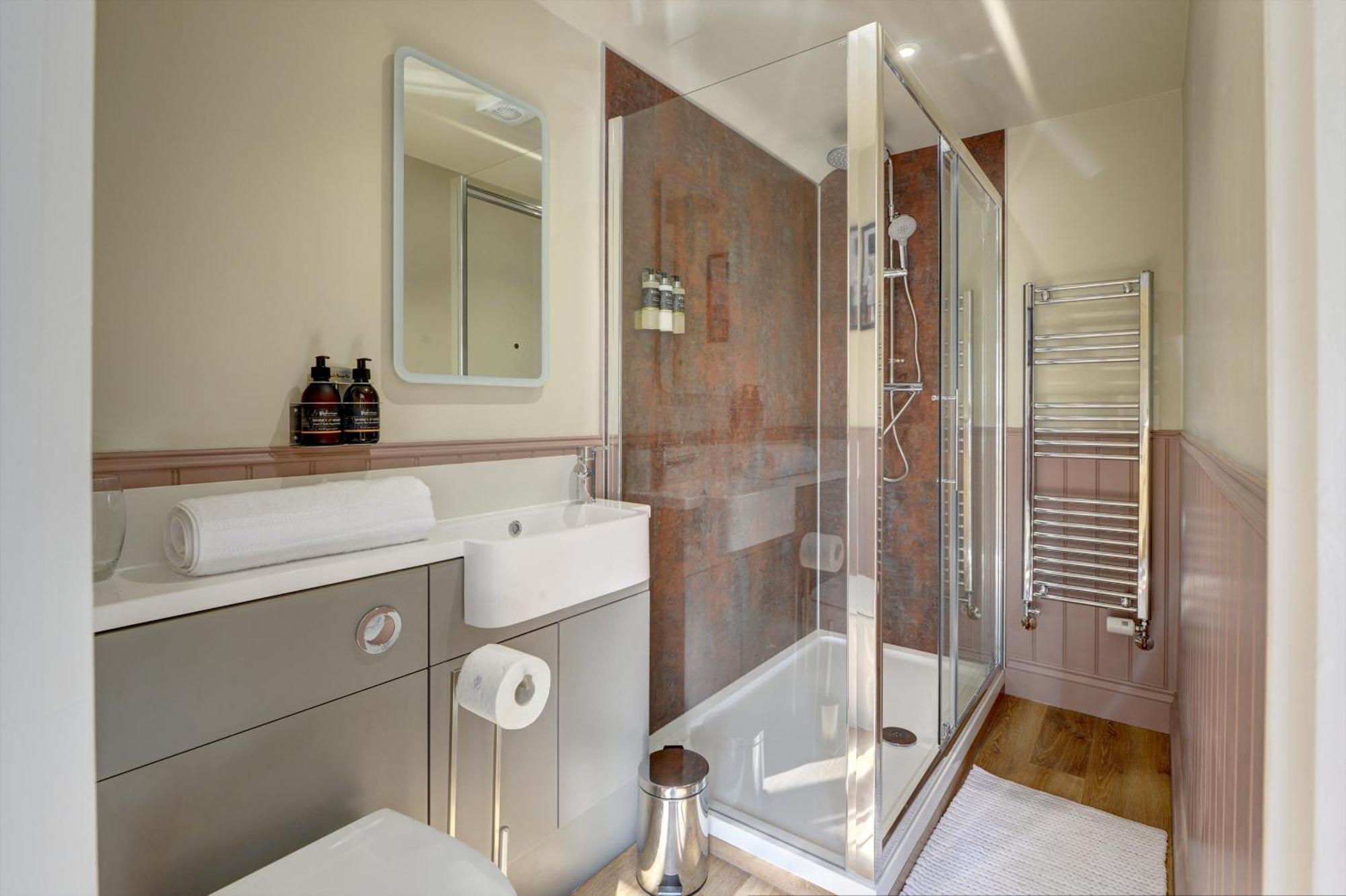 The Bridge House 3*
